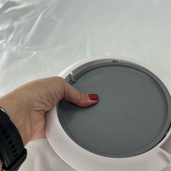 Pampered Chef Close & Cut Safe Food Slicer White Easy Clean Compact Clean - Picture 7 of 7